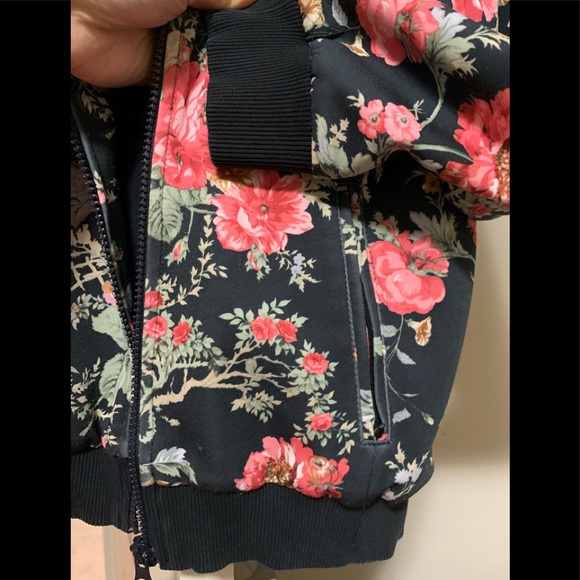 Varsity jacket - Picture 2 of 4